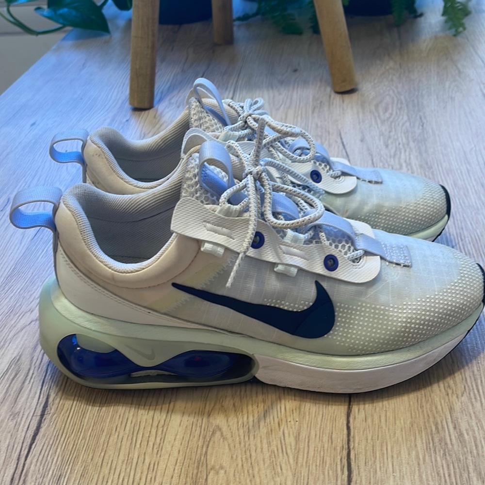 Nike air max